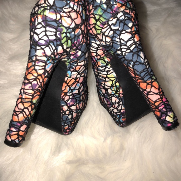 Multi Color Mesh Net Pumps - Picture 4 of 5